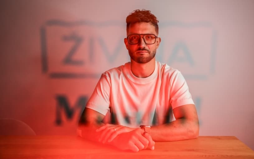 Živina láká na dluhopisy na Instagramu: Rizikový byznys model pod rouškou chutných omáček