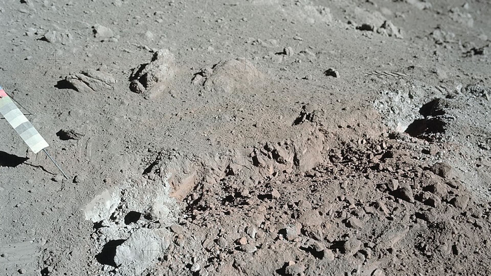 Měsíční prach se promění v domovy: Laserová 3D tiskárna pro budoucí lunární základny