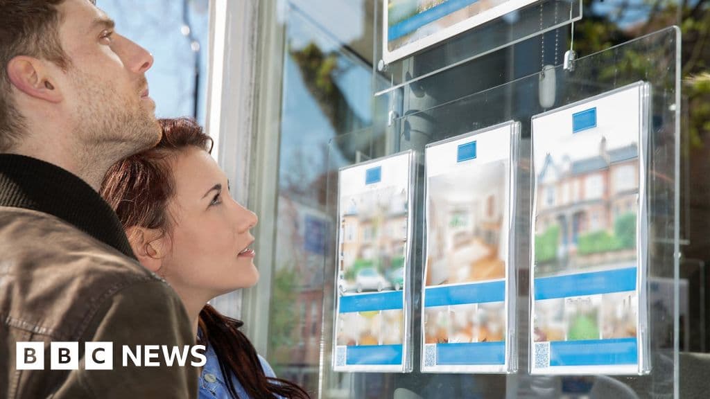 Britští poskytovatelé hypoték zvyšují sazby v reakci na vývoj na trzích