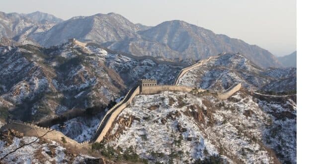 Mongolsko odhaluje „druhou čínskou zeď“: Neobranná stavba pro kontrolu a moc