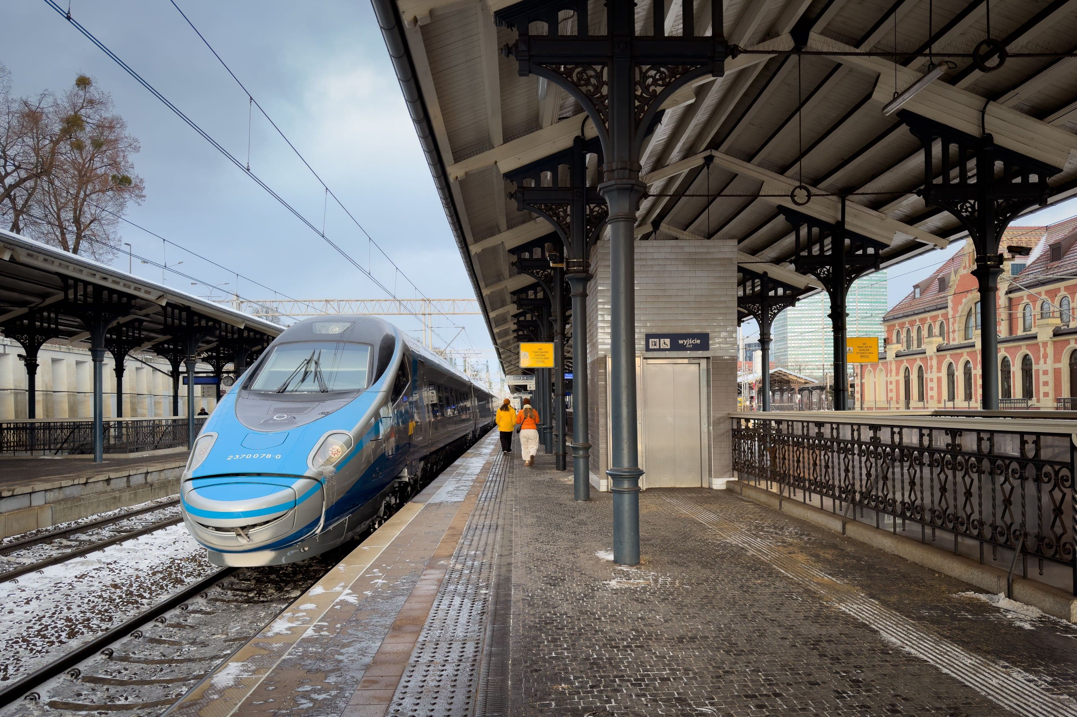 Polské vlaky ED250 zahájily zkušební provoz na trati Bohumín–Praha