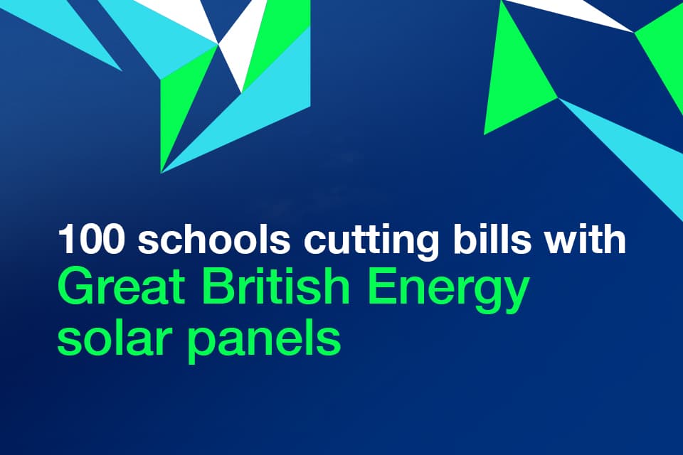 100 britských škol už šetří díky solárům: Vládní program Great British Energy rozšiřuje zelenou energii na 250 zařízení