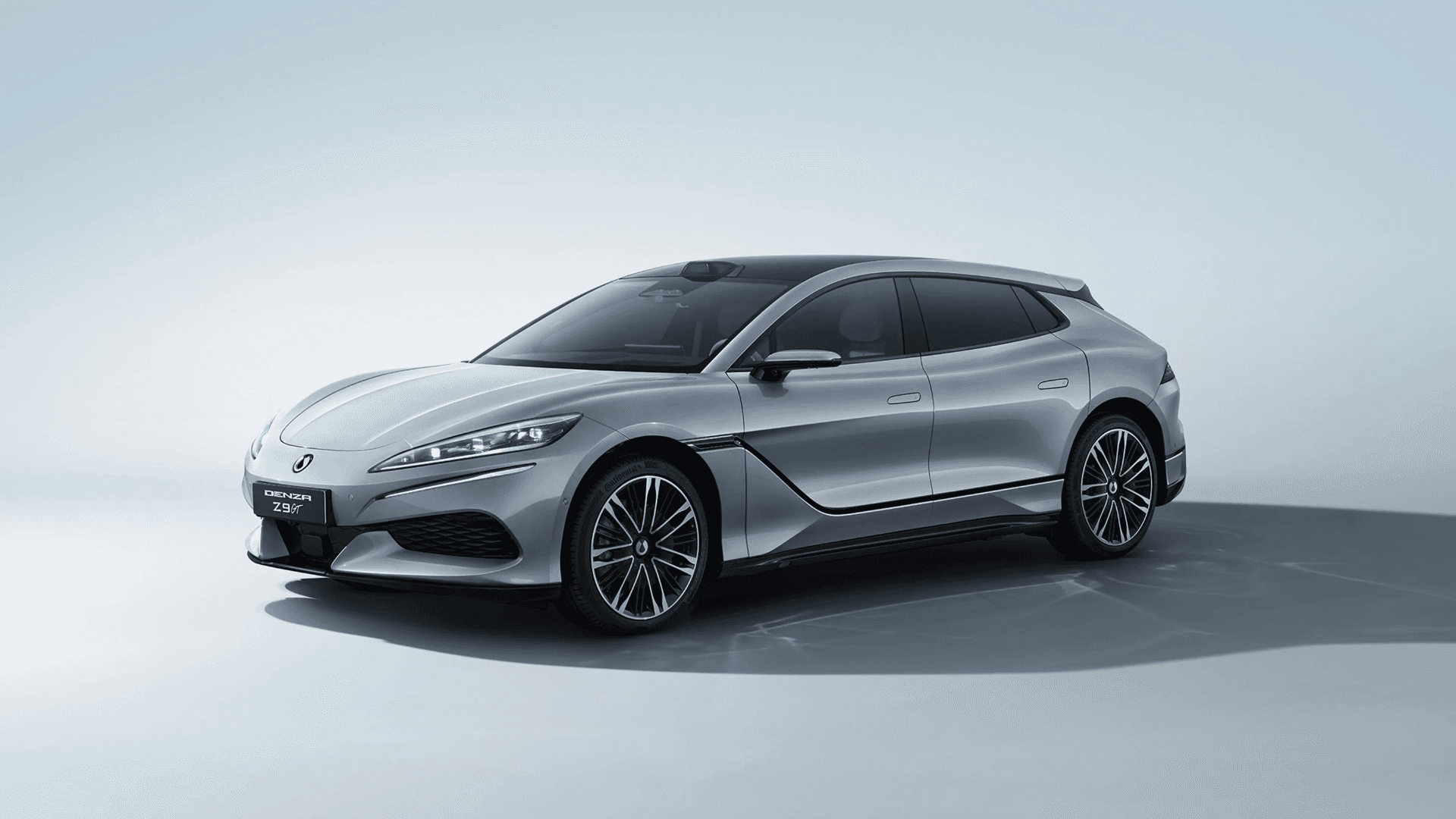 Čínský elektromobil BYD Denza Z9 GT slibuje dojezd 1000 km