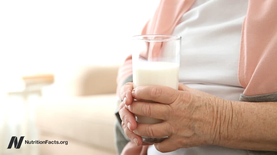 Mléko a Parkinsonova choroba: Skrytá hrozba v každodenním nápoji?